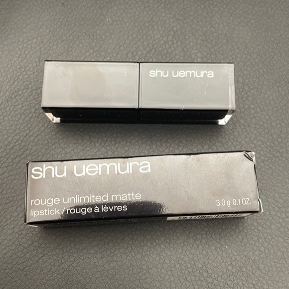 Shu Uemura - Rouge unlimited matte lipstick - Picture 2 of 3
